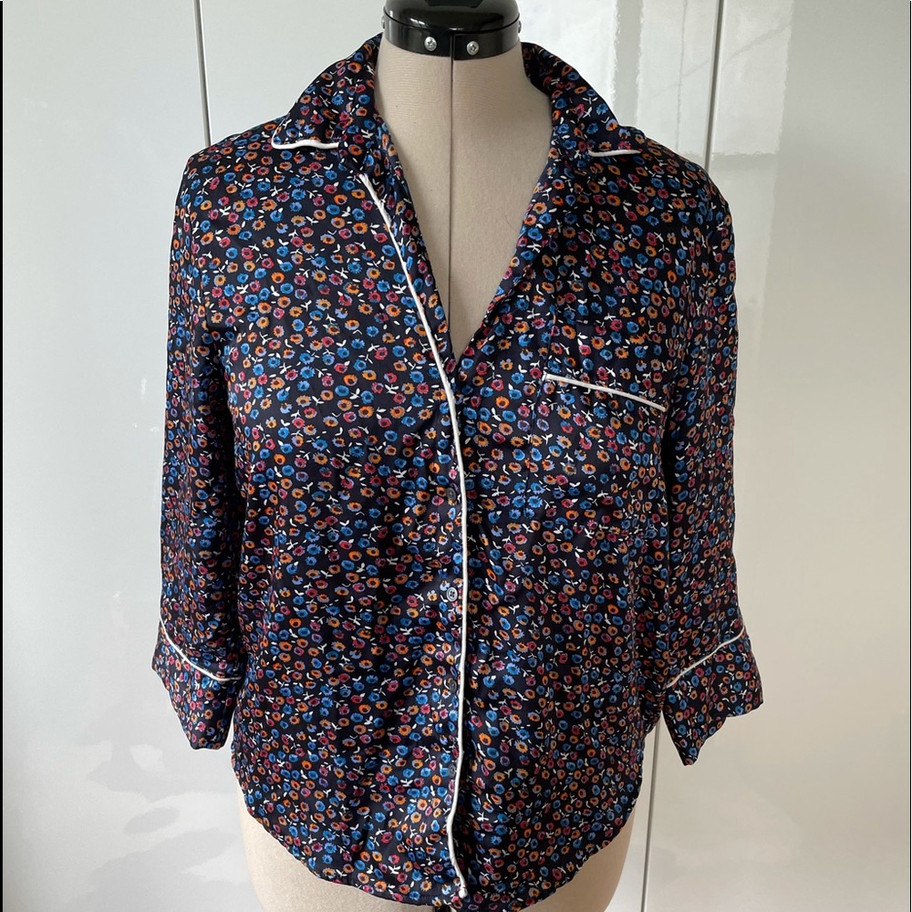 GAP PJ Top Long Sleeve Button/Down Blue Size-Medium